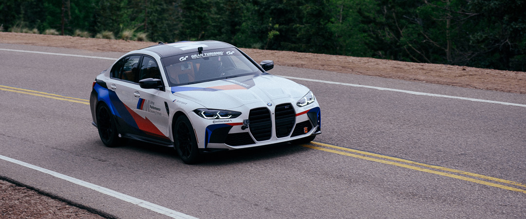 2021 BMW M2CSR: Laura Hayes